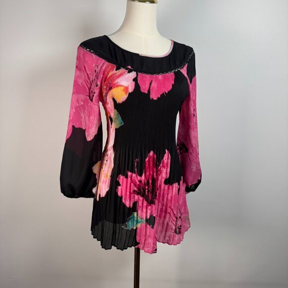 Melissa Paige Pleated Floral Bell Sleeve Blouse Small - Picture 2 of 8